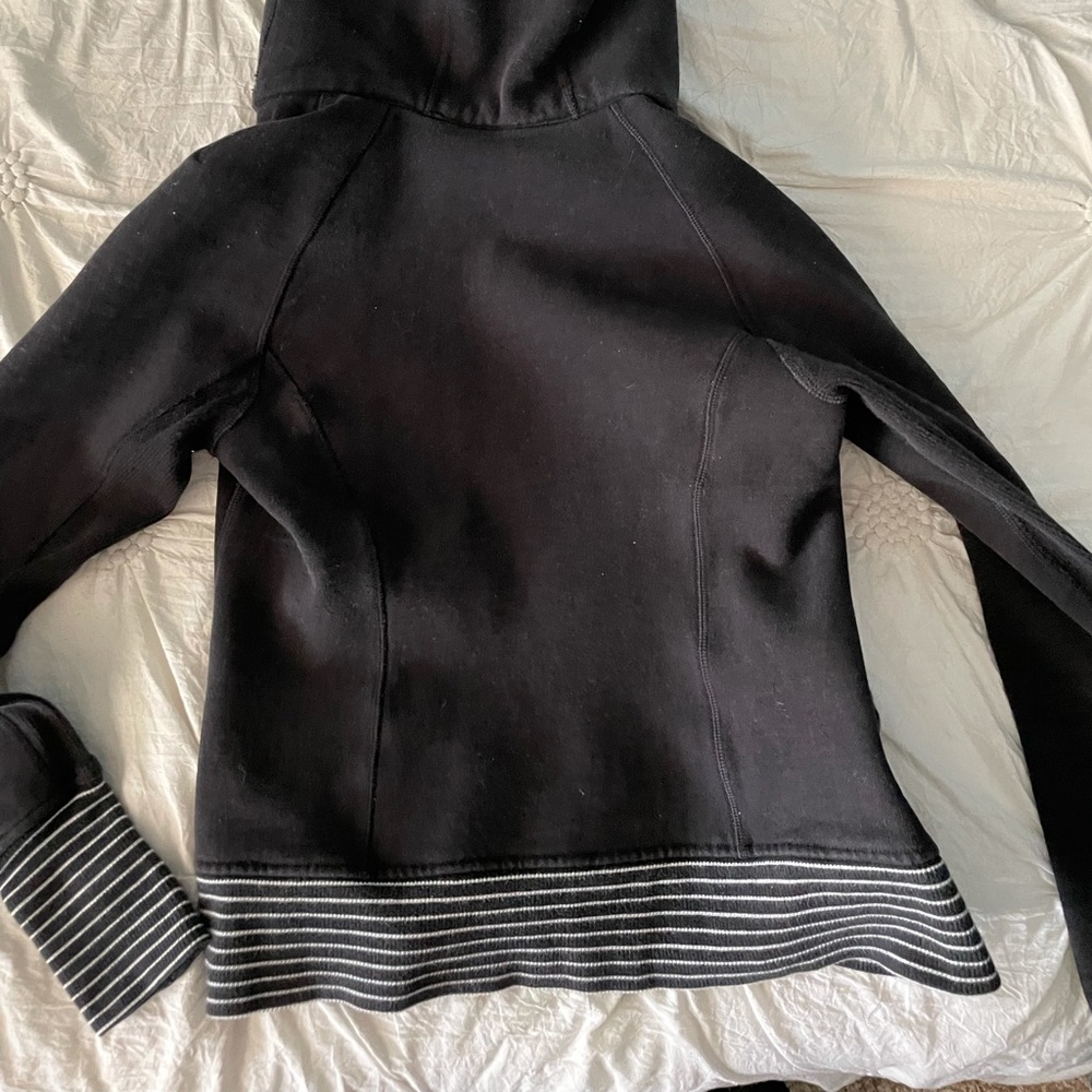 Black Vintage Lululemon Jacket - Picture 5 of 5